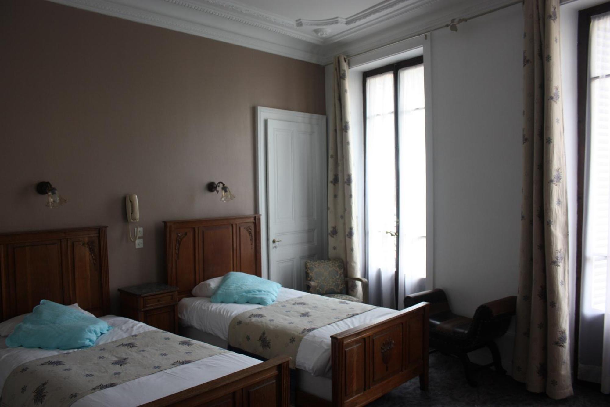 Hotel Savoy Aix-les-Bains Exteriör bild